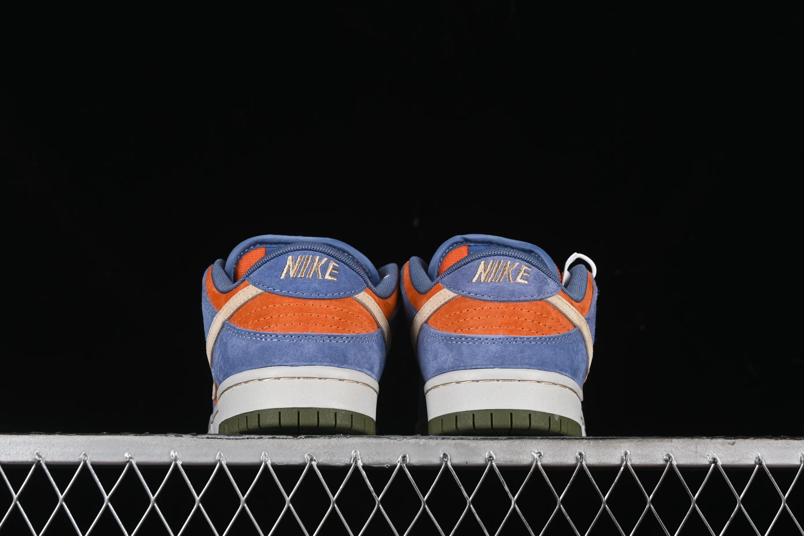 All Categories Nk SB Dunk Series Nk SB Dunk Low Low-top sneakers Nk SB Dunk Low "Light Carbon/Monarch" Maillard style low-top casual sneakers HF3063-002